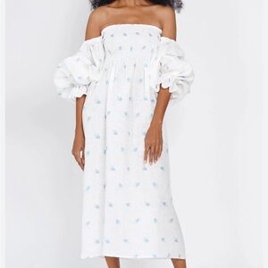 Daily Sleeper Dress with Blue Floral Pattern
